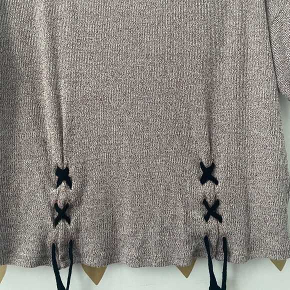 One ❤️ clothing crop top - Picture 2 of 5